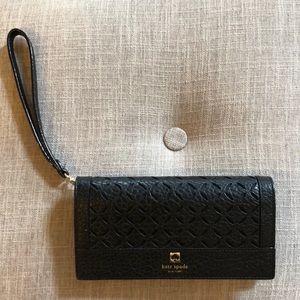black kate spade wristlet